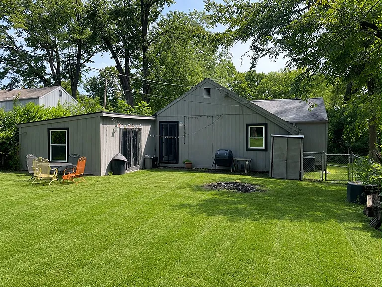 9040 Grand Ave — Photo 14