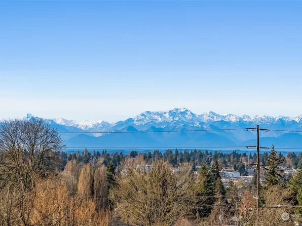 8917 8th Avenue NE, Seattle, WA 98115