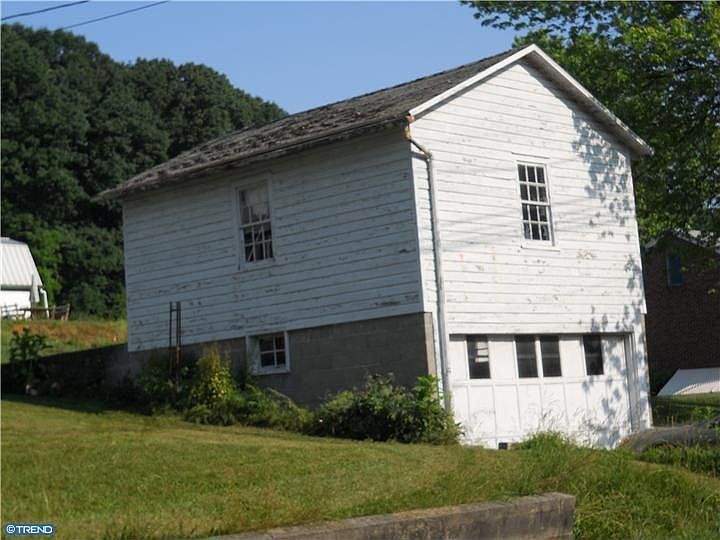 2nd image of 1452 Blessing Ln