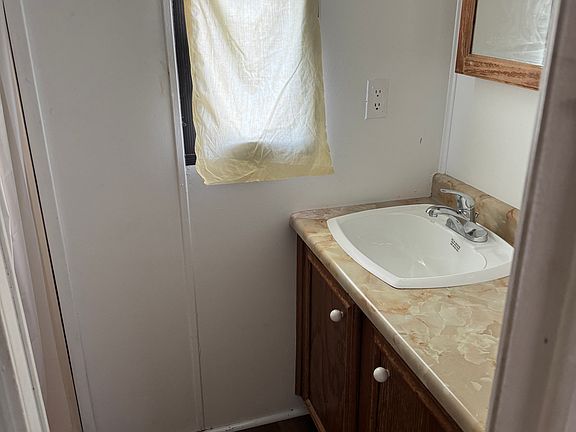 Bathroom inside bedroom 1