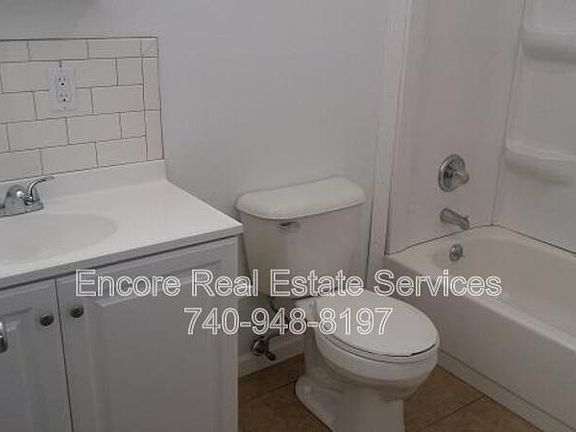 2nd image of 1119D Hollander St