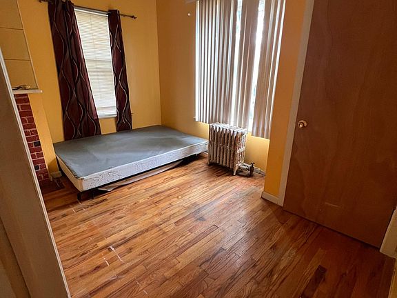 3rd image of 14806 Linden Blvd