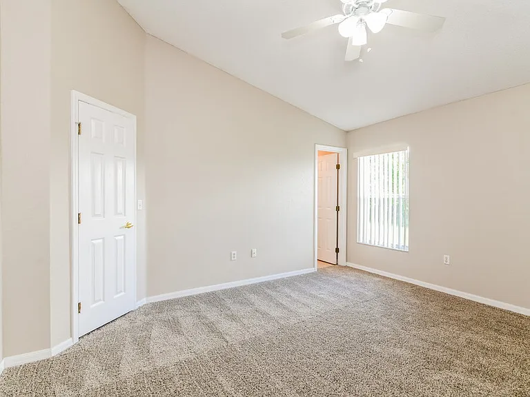 338 Arlington Cir — Photo 9