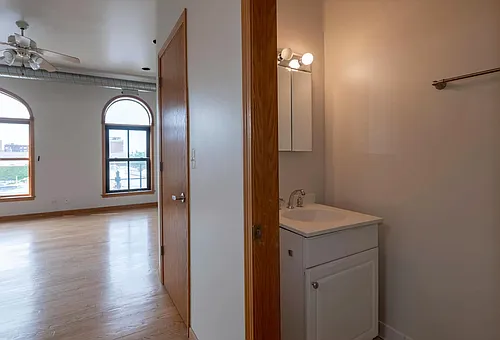 1166 W Grand Ave Photo 1