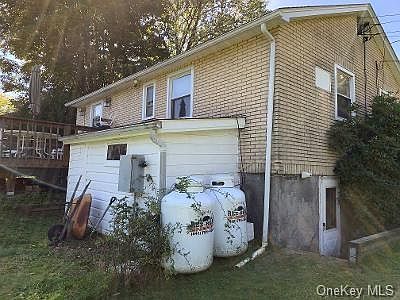 3rd image of 5 Park Ln