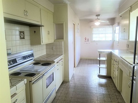 5th image of 1012 Pacific Beach Dr