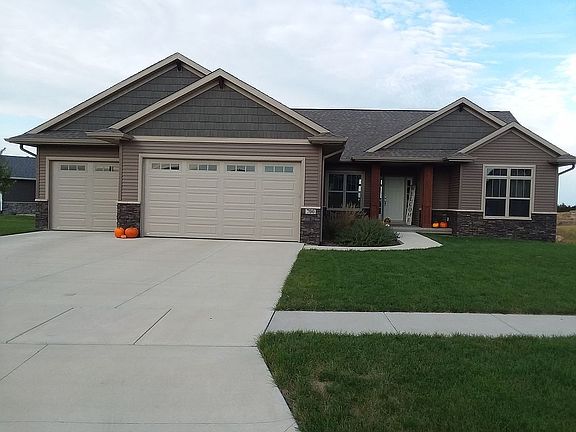 3rd image of 700 Raymond Dr