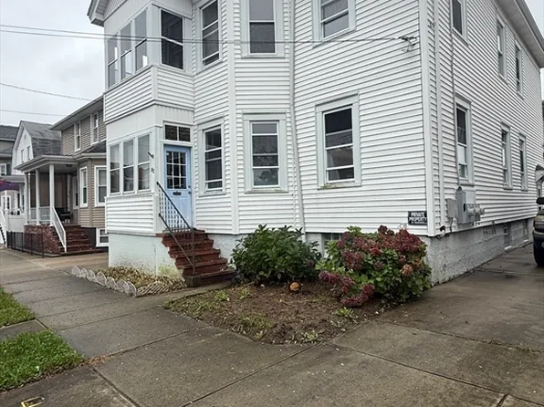 82 Query St, New Bedford, MA 02745