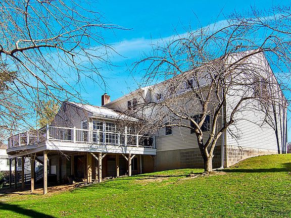 2nd image of 2702 Willow Dr