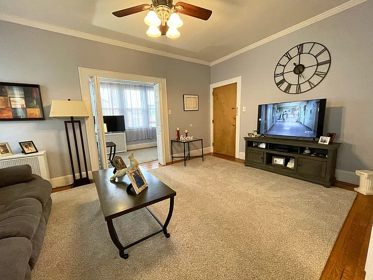 136 N Spring St #2 — Photo 4