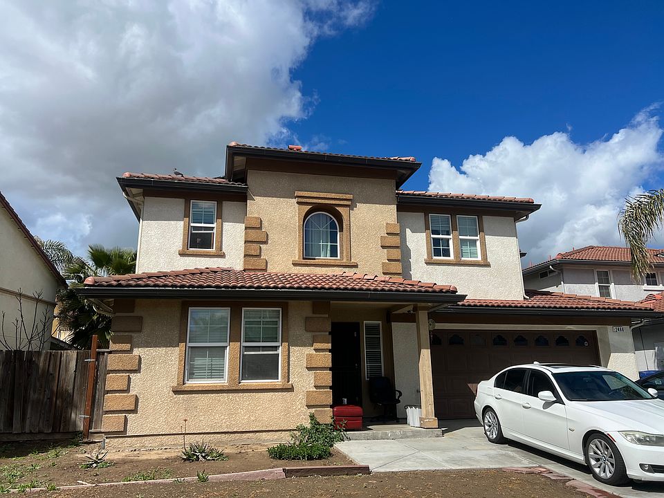 1st image of 2466 S Mountainside Dr