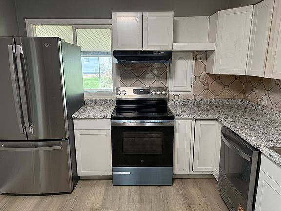2nd image of 4481 Broadway Ave