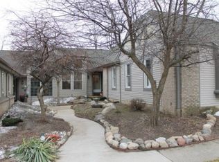 3385 English Hills Dr NW, Grand Rapids, MI 49544