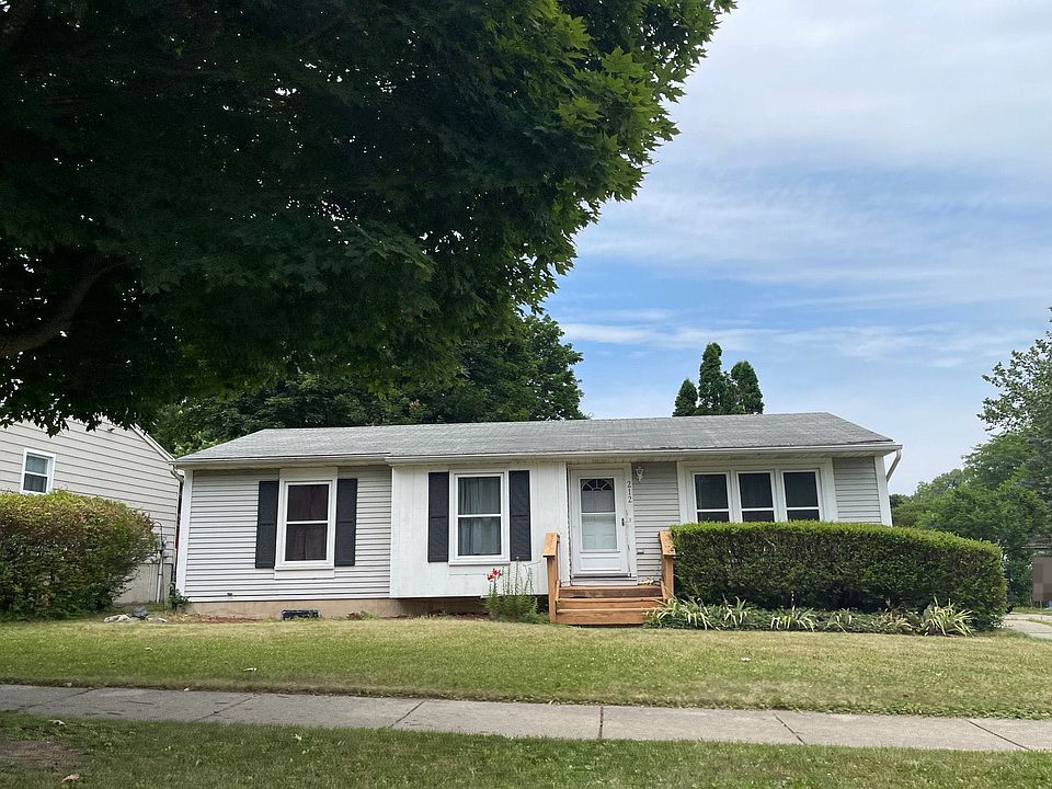 1st image of 212 W Claremore Dr