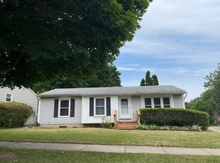 212 W Claremore Dr, Lansing, MI 48911