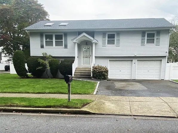 20 Sentinel Place, Massapequa, NY 11758