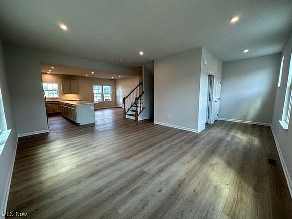 2nd image of 4014 Steels Cir
