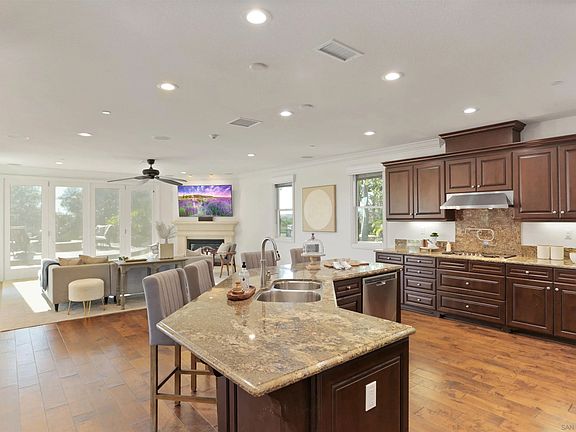 4th image of 1037 Village Dr
