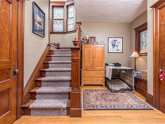 5th image of 161 Woodward Ave