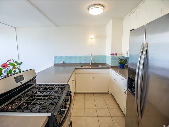 5th image of 1722 Makiki St APT 302