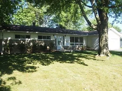 691 Harvey Dr photo 1