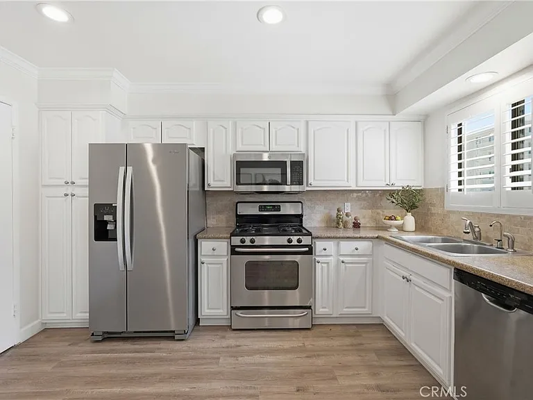1433 S Beverly Dr — Photo 16