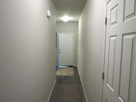 4 bed, 1692 sqft, $2,000 — Photo 2