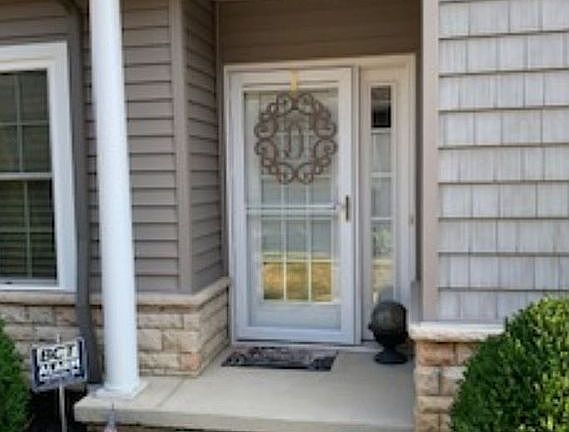 FRONT DOOR & HIDE A SCREEN