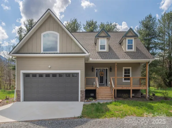 85 Sophie Rd, Maggie Valley, NC 28751