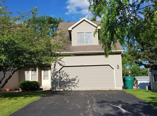 885 Magnolia Ave, Gurnee, IL 60031