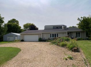 N6499 Isaacson Rd, Cecil, WI 54111