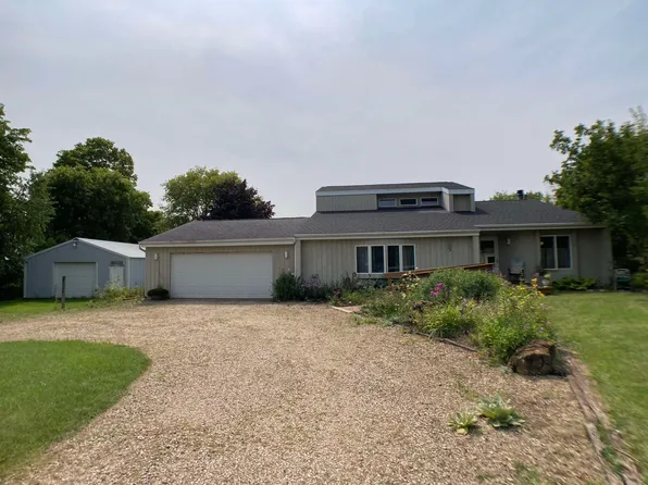 N6499 Isaacson Rd, Cecil, WI 54111