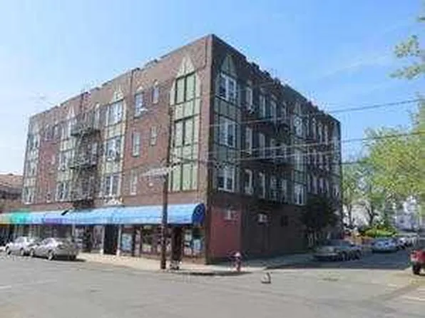 27 W 1st St APT 202, Bayonne, NJ 07002