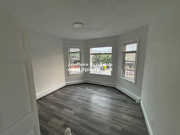 3rd image of 560 Main St #2