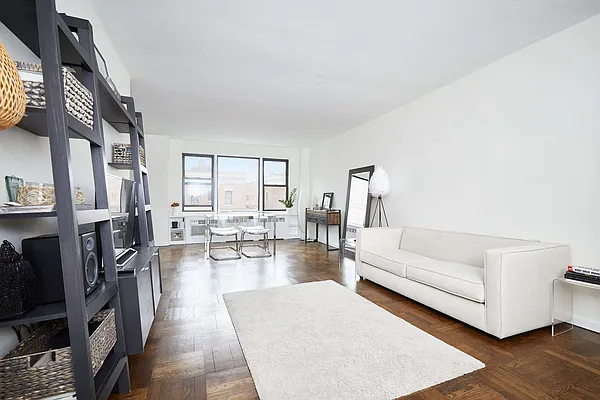 Rented by PocketBroker Inc | media 1