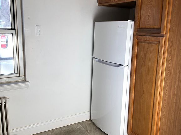 4th image of 44 Elmwood Ter #A