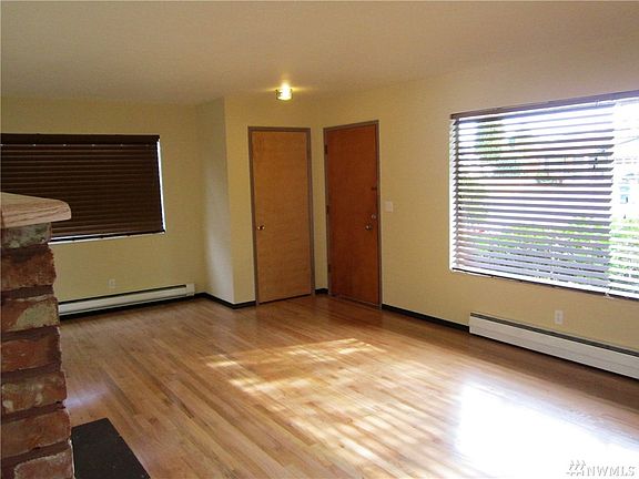 3rd image of 6224 53rd Ave NE