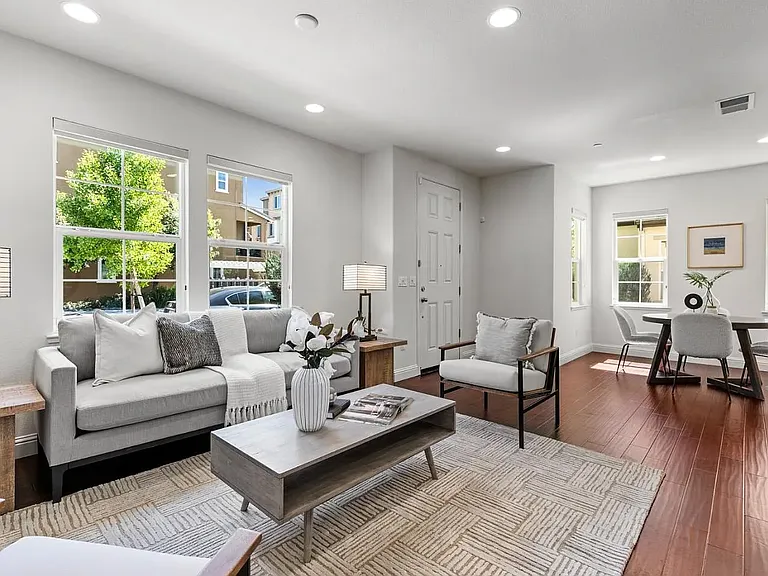 38881 Photinia Pl — Photo 3