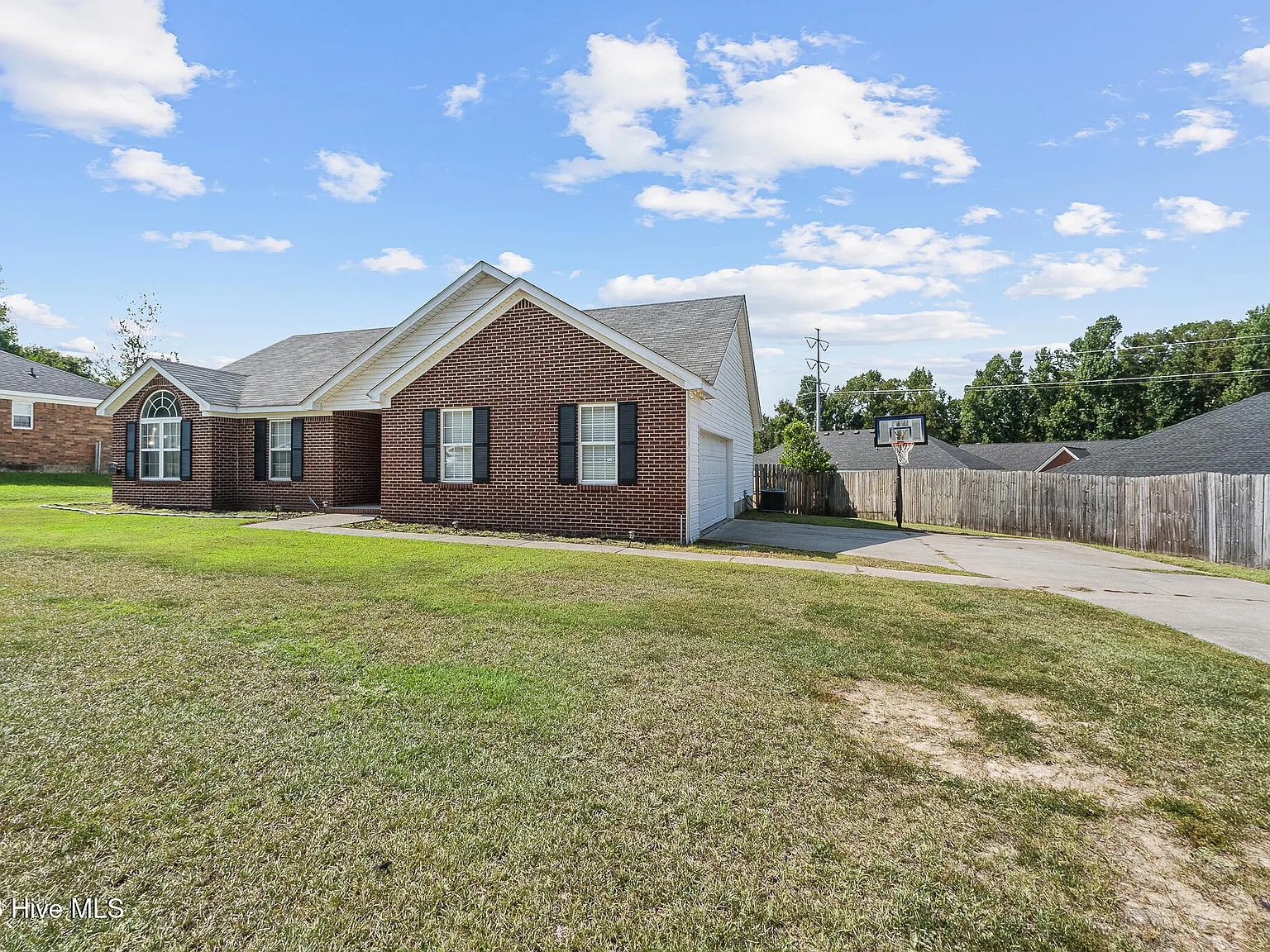 3 bed, 2.0 bath, $1,595 — Photo 2