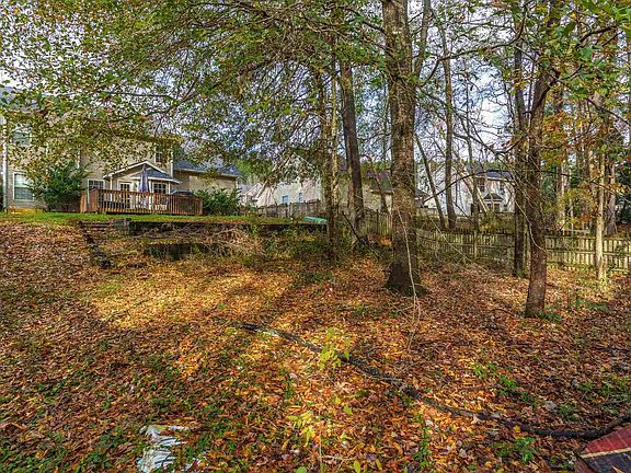 3rd image of 168 Pond Oak Ln