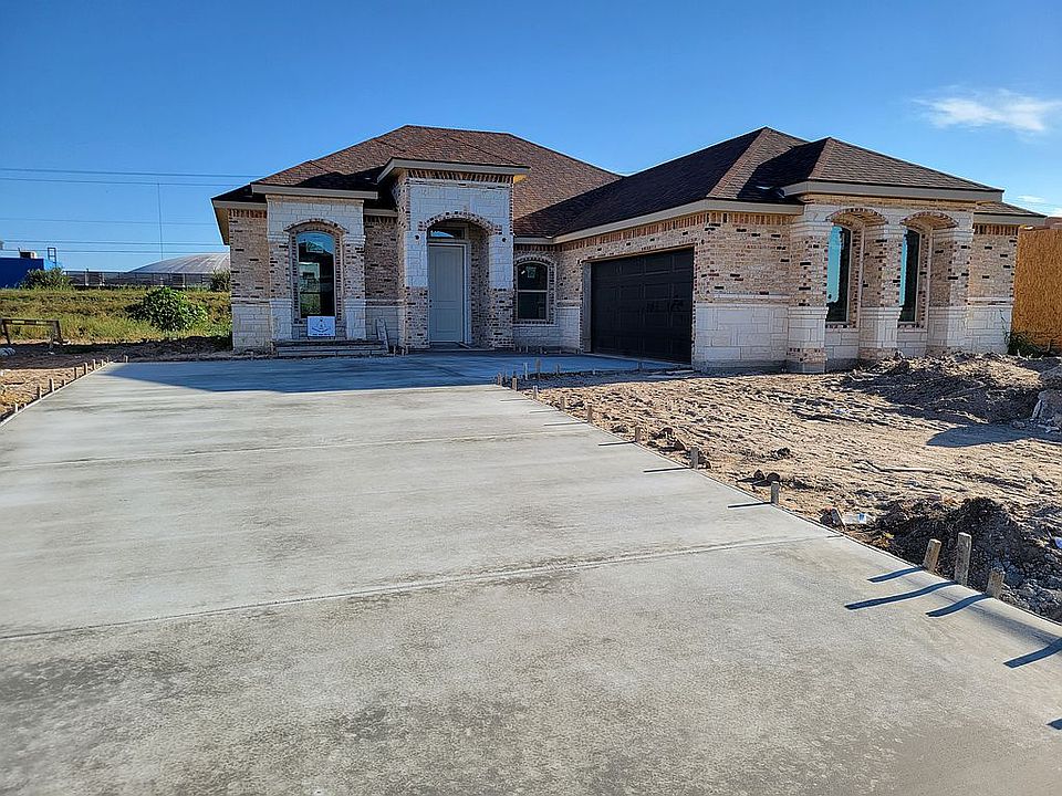 1st image of 105 Brooks Cir