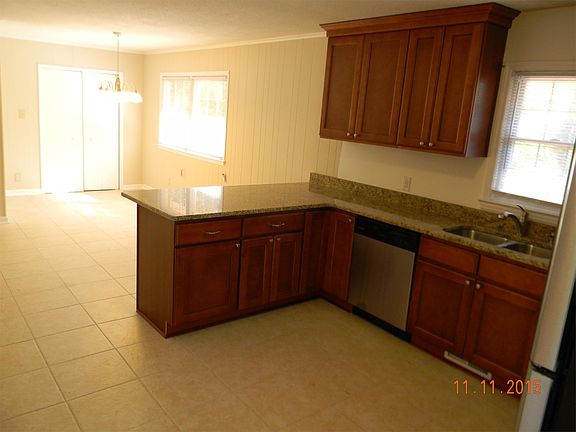 3rd image of 2421 Landis Dr