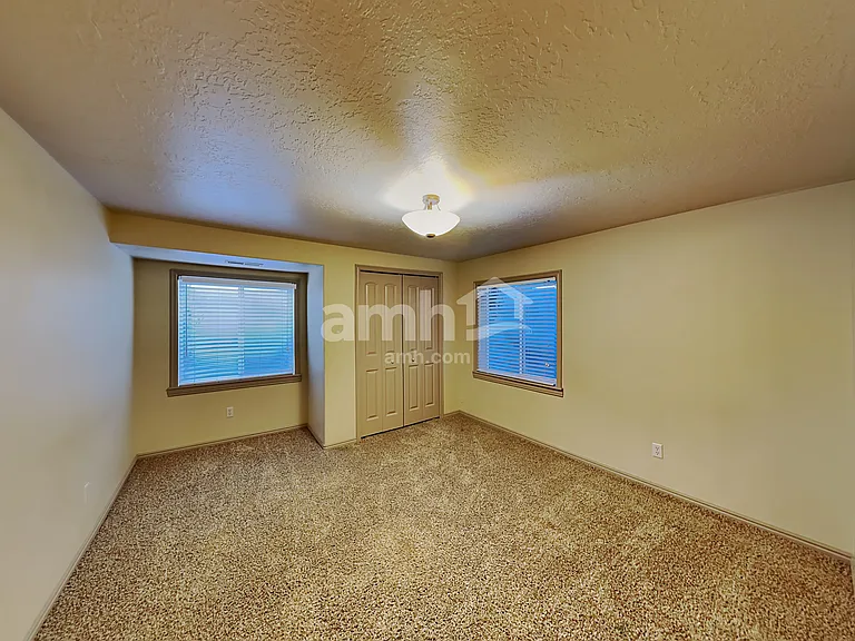 190 E 1325 N — Photo 21