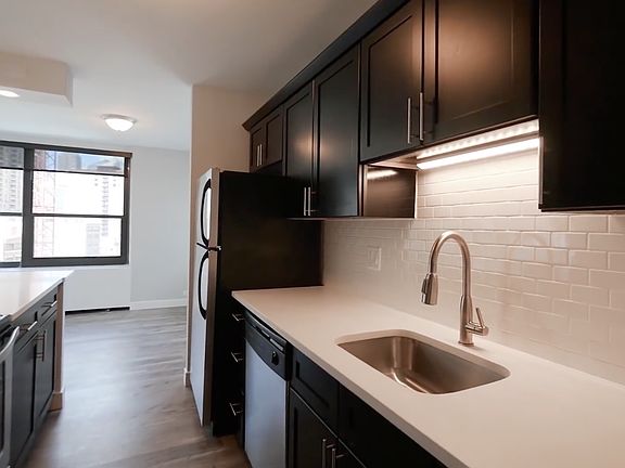 4th image of 1118 S Michigan Ave #1415