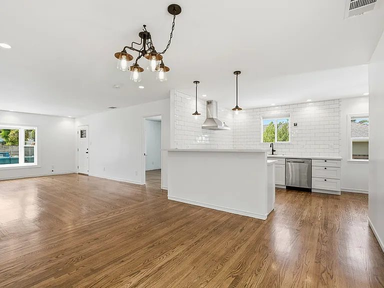 1680 Grove Way — Photo 23