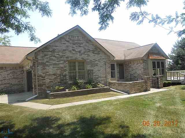 1st image of 20900 Riverbend Dr S