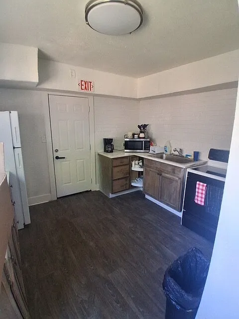 2623 East 29th Street — Photo 2