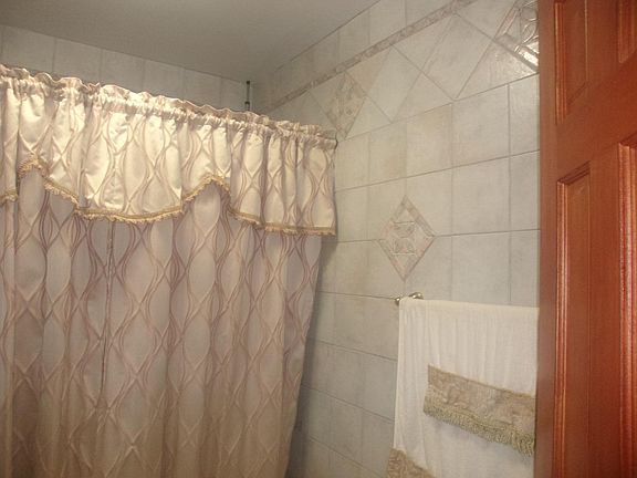 5th image of 57-14 223rd St