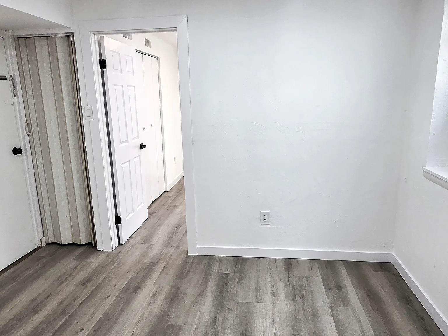 1023 Wallace Avenue - 2 — Photo 3