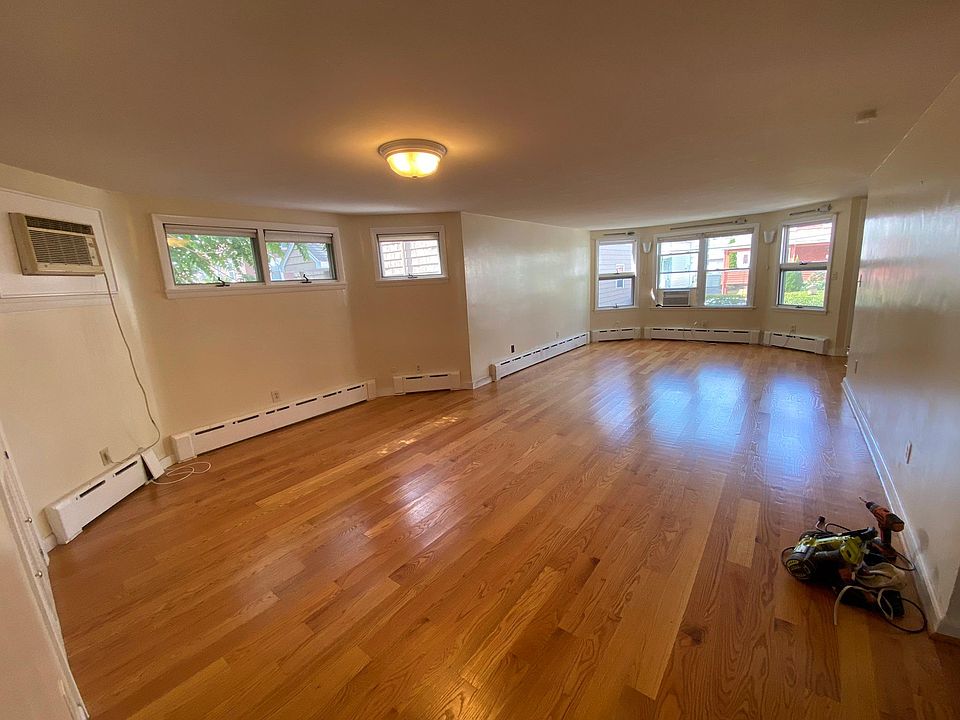 2nd image of 9 Elliott St #1